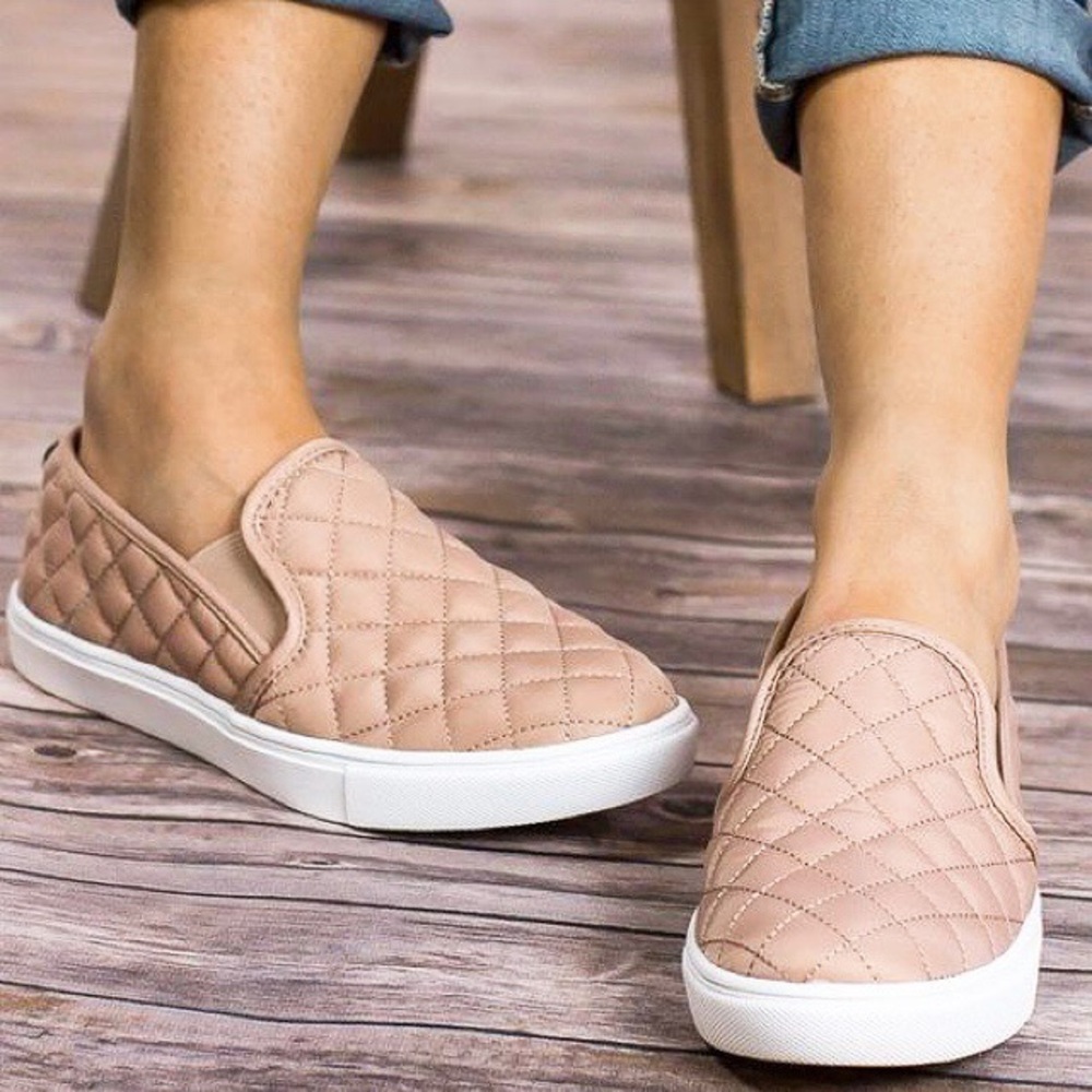 🍂 TAN QUILTED FAUX LEATHER PLATFORM CASUAL SNEAKERS! - Picture 5 of 17